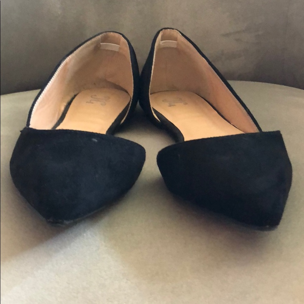 Black Pointy Toe Flats